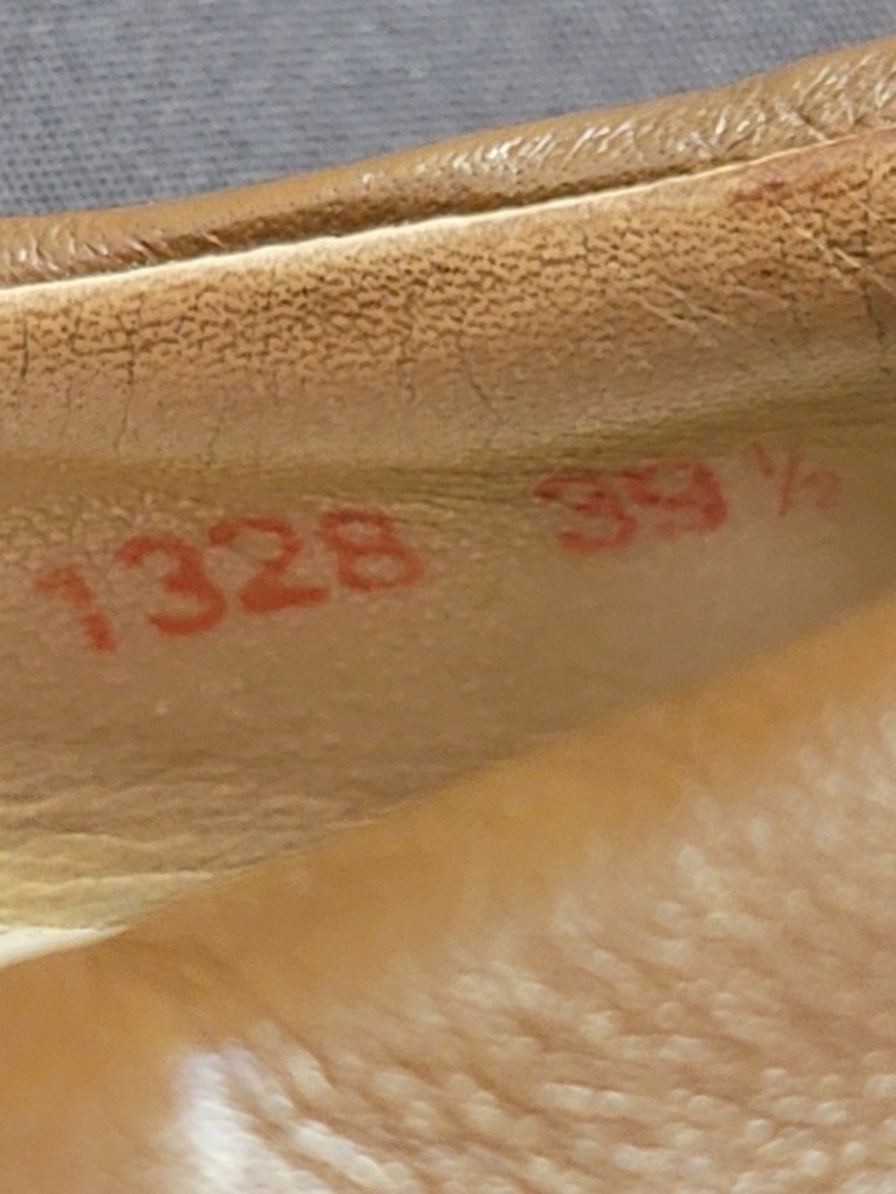Prada Tan Leather Mary Jane Flats with Velcro Straps 39.5UK 9.5 US - Picture 10 of 10